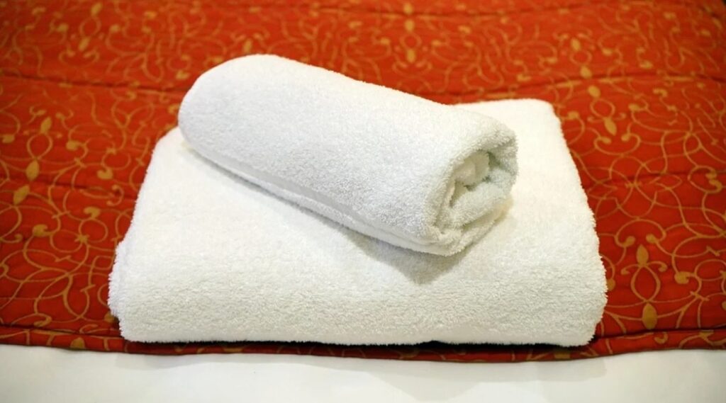 Подсмотрела в отеле у горничных: самый простой способ чтобы махровые полотенца были пушистыми и мягкими!